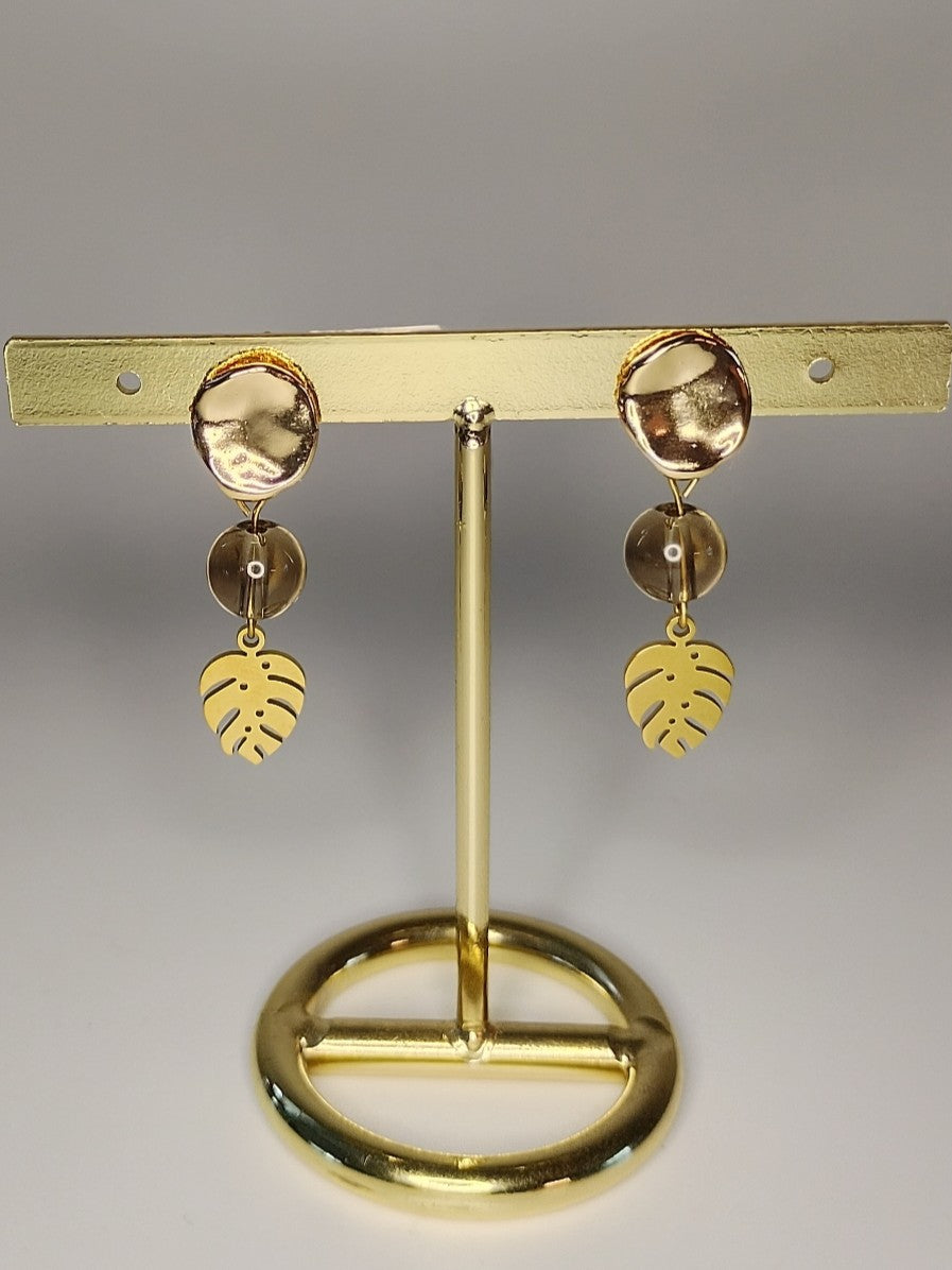 Vandefast Betty ørestikker