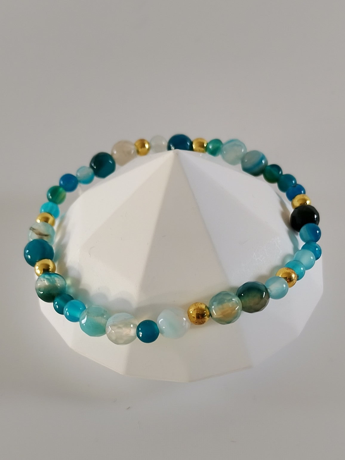 Halvædelstens perle armbånd