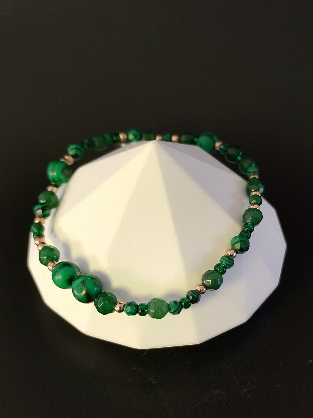 Halvædelstens perle armbånd