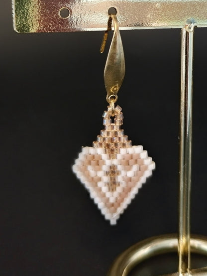 Ørekroge med miyuki vedhæng