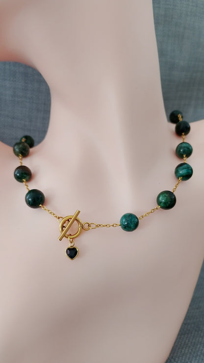 Smaragd perle halskæde med enkel toggl lås