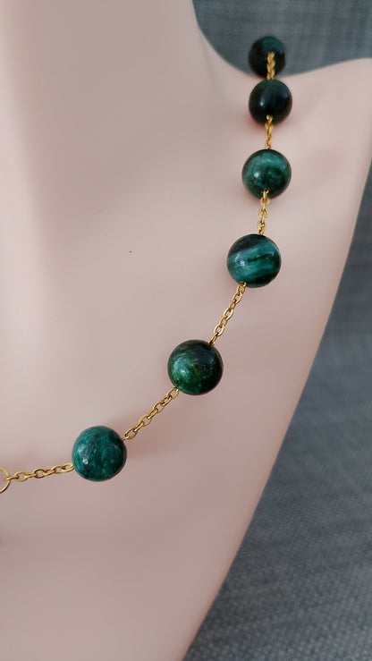 Smaragd perle halskæde med enkel toggl lås